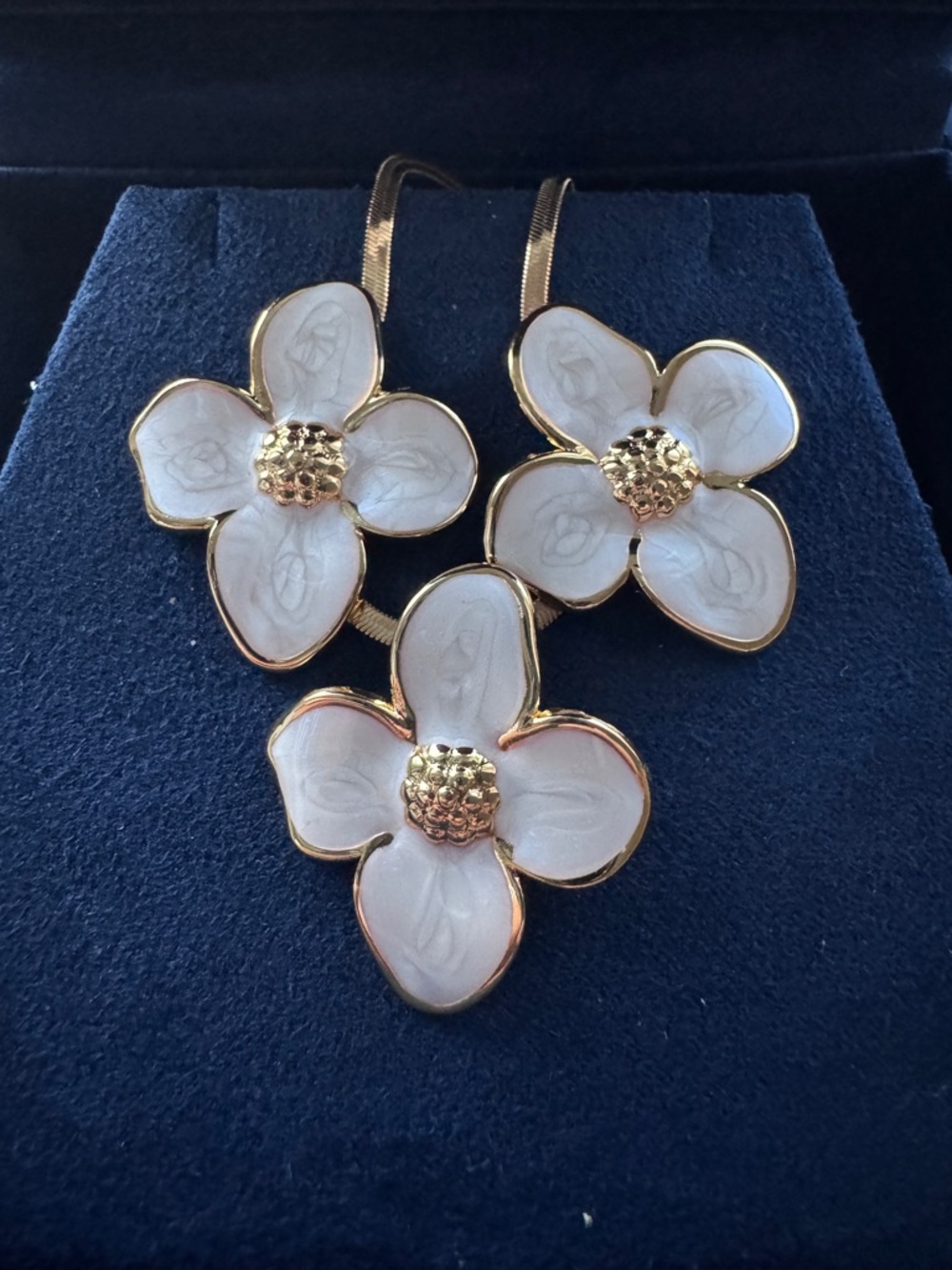 Mother’s Day 🎁 Gold and White Floral Necklace & Earrings Set - Women Jewelry